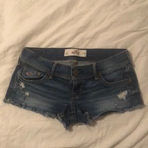 Medium wash hollister shorts